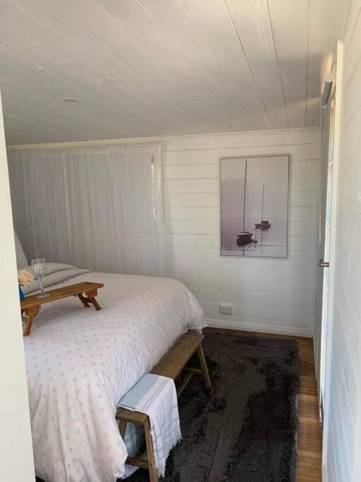 The Wandering Duck - Heritage Tiny House Strahan Εξωτερικό φωτογραφία