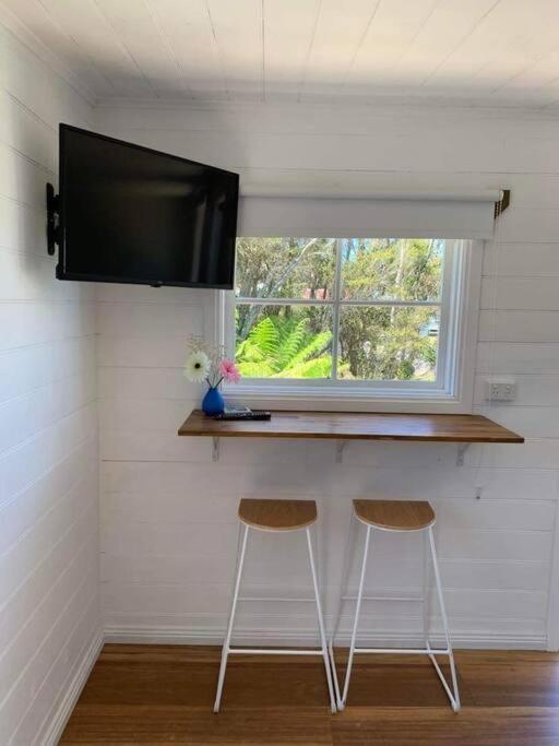 The Wandering Duck - Heritage Tiny House Strahan Εξωτερικό φωτογραφία
